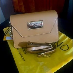 Pequeña/Valentino/Nueva/Original